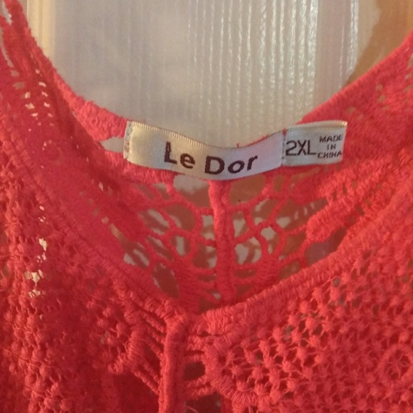 Top - Picture 2 of 4